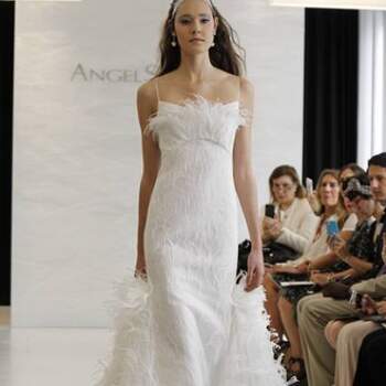 Espectacular modelo de Angel Sanchez. New Angel Sanchez Wedding dresses spring. Foto: New York Bridal Fashion Week