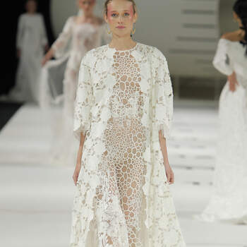 YolanCris. Credits: Barcelona Bridal Fashion Week