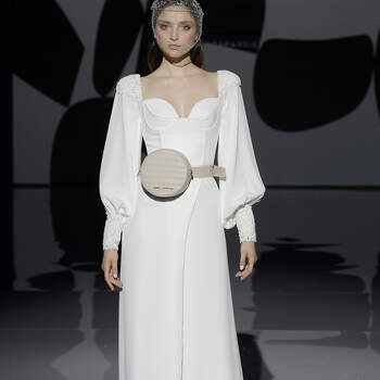 Isabel Zapardiez. Credits: Barcelona Bridal Fashion Week