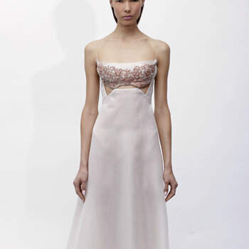 A colecção ready-to-wear Angel Sanchez primavera 2013, apresentada na Mercedes-Benz Fashion Week, em Nova Iorque, traz-nos ideias frescas para convidadas de casamento muito modernas - e até noivas.