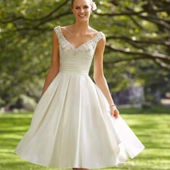 Encontrar o vestido de noiva perfeito não é fácil! São muitos estilos diferentes e se você gosta de modelos curtos, vai se encantar com estes da coleção 2013 de Mori Lee.