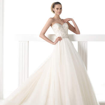 <a href="http://zankyou.9nl.de/zyii">Click here for an appointment at Pronovias and view their new 2015 collection.</a> 