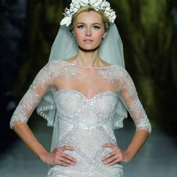 Photo: <a href="http://www.pronovias.co.uk/book-appointment/?utm_source=BANNER-ZY-UK&utm_medium=correo+electronico&utm_campaign=BOOK-ONLINE" target="_blank"> Pronovias 2014</a>