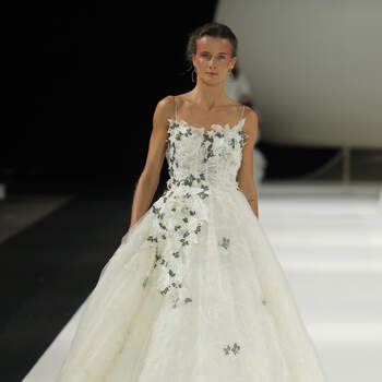 YolanCris. Credits: Barcelona Bridal Fashion Week