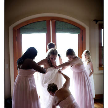 Las damas de honor, de rosa. Foto: Tim Halberg