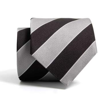 Esta corbata a rayas negra y gris es una de las más elegantes de la colección. Foto: SOLOiO.