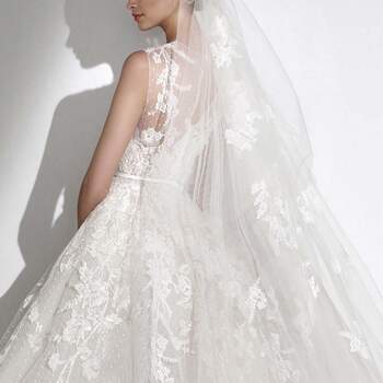 <a href="http://zankyou.9nl.de/zyii">Click here for an appointment at Pronovias and view their new 2015 collection.</a> 