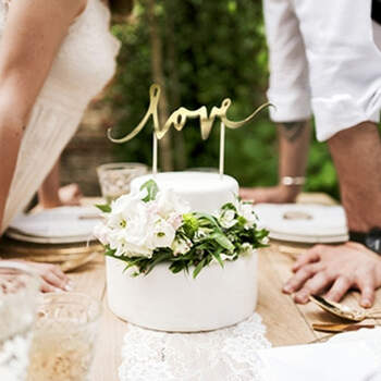 Topper tarta nupcial dorado LOVE- Compra en The Wedding Shop