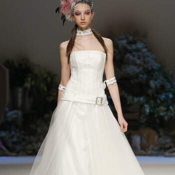 A colecção de vestidos de noiva Inmaculada García 2013 é romântica, elegante e sexy. A estilista define-a como 'neo-vintage'.