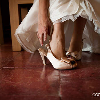 Los zapatos son uno de los últimos pasos antes de estar lista. Foto: Dani Alda.
