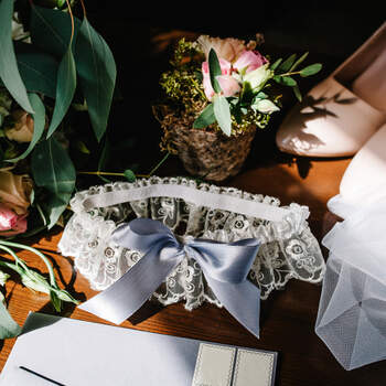 Ligas para novias vía Shutterstock 