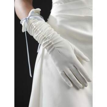 Gants de mariée  Morphée. Crédit photo : Mariage-pronoce