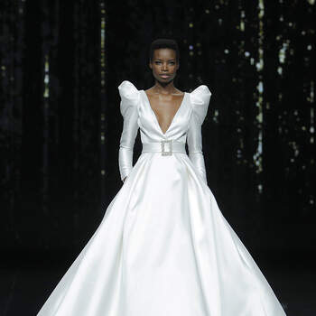 Pronovias. Credits: Barcelona Bridal Fashion Week 