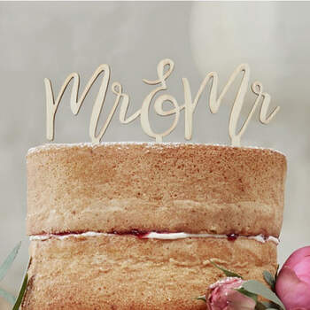 Topper tarta nupcial Mr. y Mr. en madera- Compra en The Wedding Shop