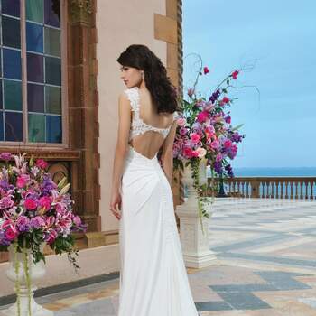 <a href="http://zankyou.9nl.de/37hl" target="_blank">Descubre aquí los vestidos de novia de la Colección Sincerity 2015.</a>