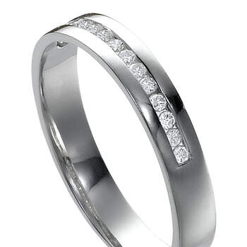 Precioso anillo de oro blanco y diamantes. Foto: Chancejoyas.