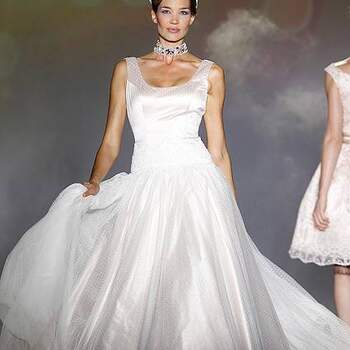 Os vestidos de noiva de Novia D'Art da coleção 2012 unem modernidade e romantismo em modelos para lá de lindos. Veja os modelos e inspire-se!