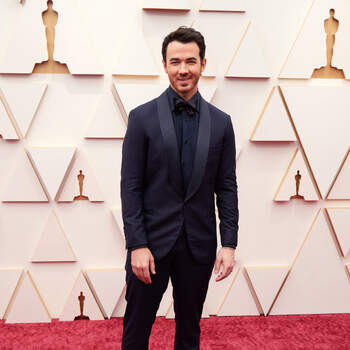Kevin Jonas arrives on the red carpet of the 94th Oscars® at the Dolby Theatre at Ovation Hollywood in Los Angeles, CA, on Sunday, March 27, 2022.
