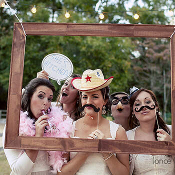El photocall es un recuerdo para los novios y una diversión para todos los que acudan a la boda.