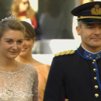Llegada de la novia junto a su padre. Foto: RTL News