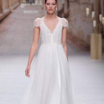 Inmaculada Garcia. Credits: Valmont Barcelona Bridal Fashion Week