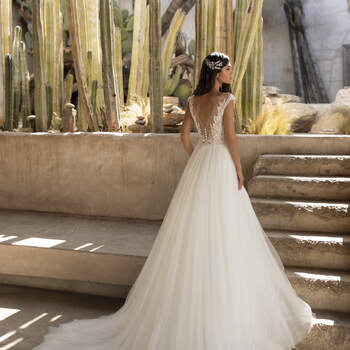 Photo: Pronovias 2021 Cruise Collection