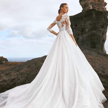 Credits: Pronovias