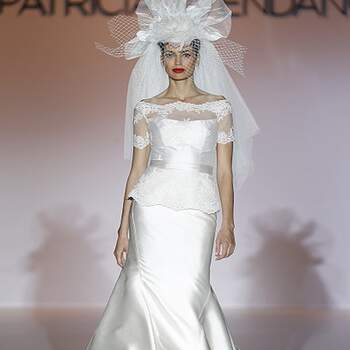 Vestido de novia con juego de superposiciones. Foto: Barcelona Bridal Week.