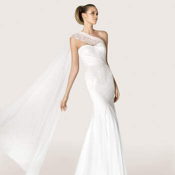 <a href="http://zankyou.9nl.de/zyii">Click here for an appointment at Pronovias and view their new 2015 collection.</a> 