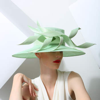 Credits: Philip Treacy