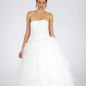 Os vestidos Oscar de la Renta são sempre um sucesso! E a coleção de vestidos de noiva para Outono 2013 já chegou para encantar as noivas! Inspire-se nos lindos modelos!!