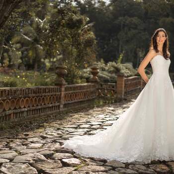 Natalia Novias: 'Un vestido de novia es confeccionado por legitimadores de sueños'