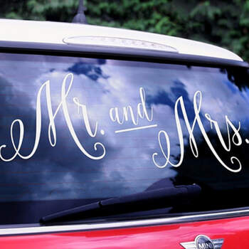 Etiqueta engomada del coche Sr. y Sra. - Compra en The Wedding Shop