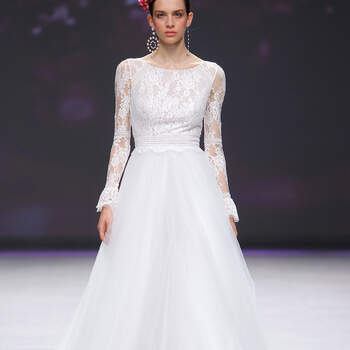 Aire Barcelona. Credits: Valmont Barcelona Bridal Fashion Week