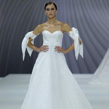 Nicole Milano Collezione 2023 dalla Barcelona Bridal 