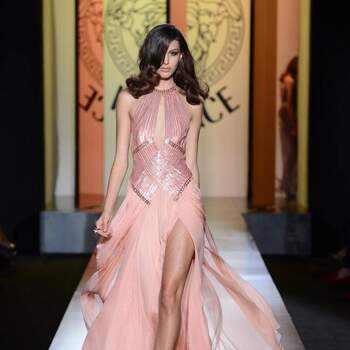 Este diseño en rosa dejará a muchos boquiabiertos. Foto: Versace facebook