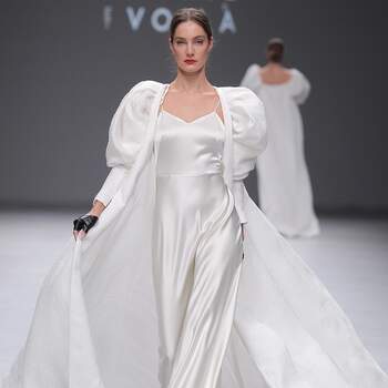 Sophie et Voilà | Credits: Valmont Barcelona Bridal Fashion Week