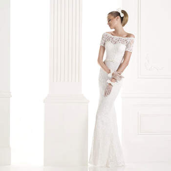 <a href="http://zankyou.9nl.de/zyii">Click here for an appointment at Pronovias and view their new 2015 collection.</a> 