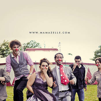 Inspire-se nestas fotografias de casamentos reais by Mamazelle, uma fotógrafa com um especial talento para captar a cor.
