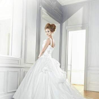 <a title="Pronuptia" href="https://www.zankyou.pt/p/top-vestidos-de-noiva-pronuptia-2012" target="_blank">Conheça as restantes colecções de vestidos de noiva Pronuptia 2012</a>