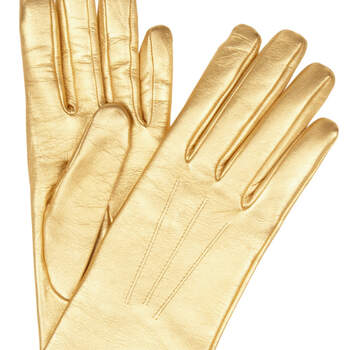 Las novias menos convencionales pueden darle un toque de color a su look con estos guantes en dorado de Gausse Gantier. Foto: Net a porter