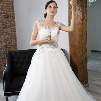 Este espectacular vestido es ideal para novias que buscan sentirse como en un cuento de hadas. Foto: <a href="https://www.zankyou.es/f/gsusg-atelier-23515" target="_blank">GSUSG Atelier</a>