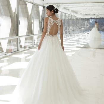 Credits: Pronovias 2021 Cruise