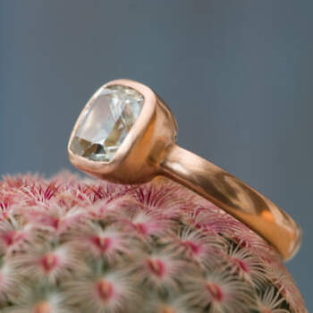 Anillo de compromiso en color rose gold con piedra en tono jade - Etsy
