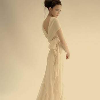 Cada noiva tem um estilo único e a escolha do vestido de noiva ideal deve basear-se na sua personalidade! Veja os mais lindos e diversos modelos da coleção de vestidos Cortana e inspire-se para criar seu look.