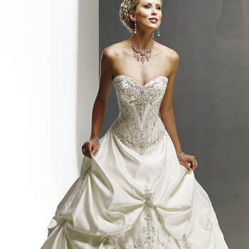 <a href="http://www.maggiesottero.com/dress.aspx?style=V7018SA" target="_blank">Maggie Sottero Platinum 2015</a>