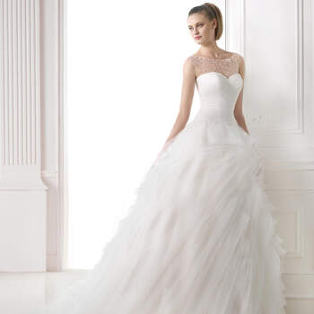 <a href="http://zankyou.9nl.de/zyii">Click here for an appointment at Pronovias and view their new 2015 collection.</a> 