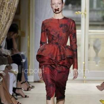 Convidadas modernas e ousadas vão adorar esta coleção de vestidos Giambattista Valli 2013.