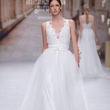 Inmaculada Garcia. Credits: Valmont Barcelona Bridal Fashion Week