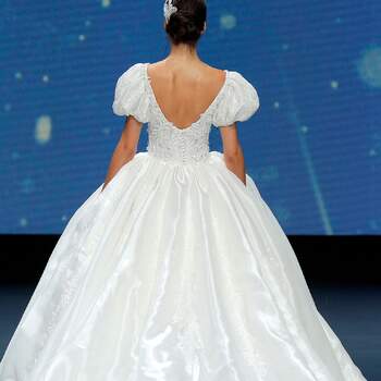 Amelia Casablanca 2021 | Valmont Barcelona Bridal Fashion Week 